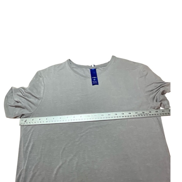 2 (TWO) KIT AND ACE Men’s Short Sleeve V-Neck Ultra Soft Tees 1 Blue, 1 Gray M - Picture 5 of 9